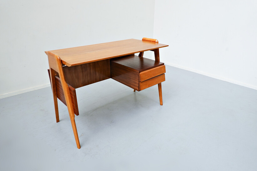 Mid-Century Modern Italian Desk by Vittorio Dassi, 1950s