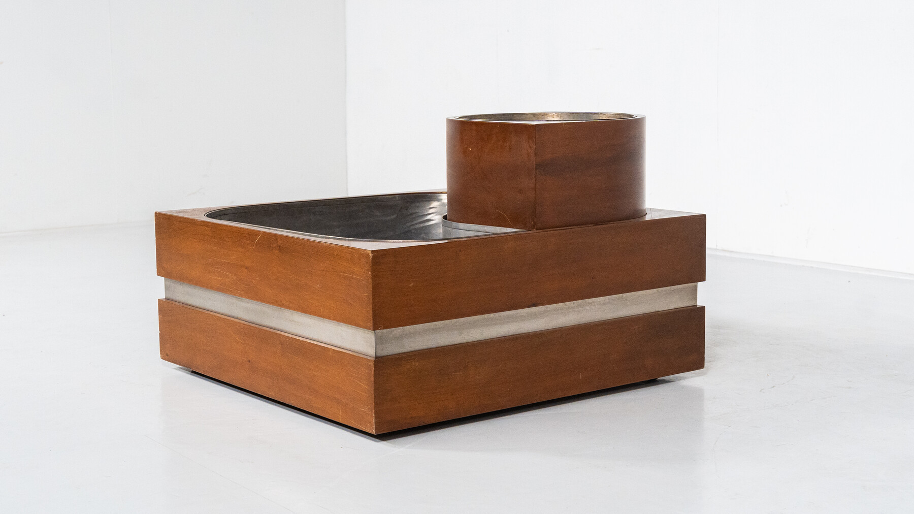 Mid-Century Modern Italian Planter, Walnut and Chrome, 1970s