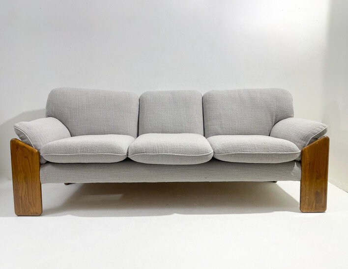 Mid-Century Modern Italian Sofa By Sapporo For Mobil Girgi, 1970 - New Upholstery