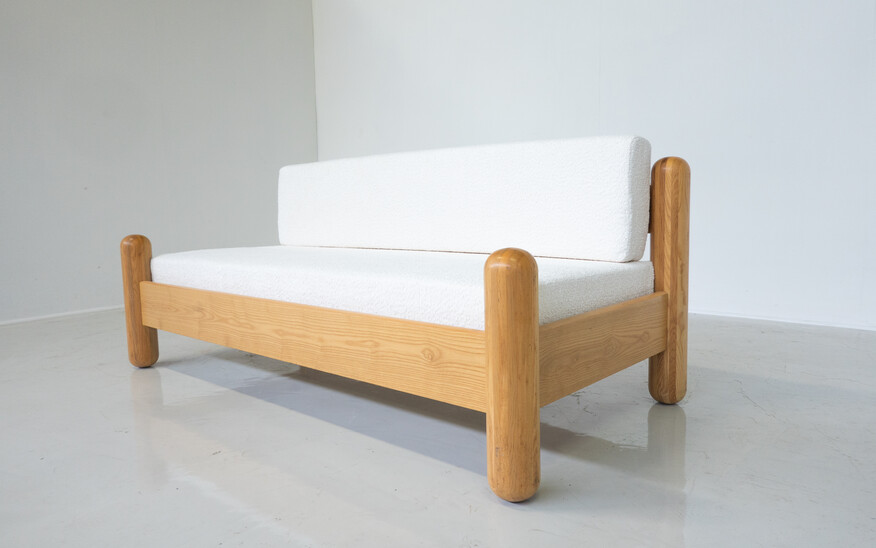 Mid-Century Modern Italian Sofa, Wood and White boucle Fabric, 1970s
