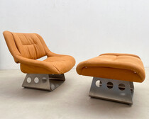 Mid-Century Modern Lounge Chair and Ottoman, Italy, 1970s - New Leather Upholstery