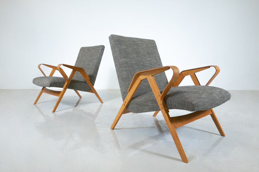 Mid-Century Modern Pair of Armchairs, 1950s, Czech Republic (New Ulphostery)