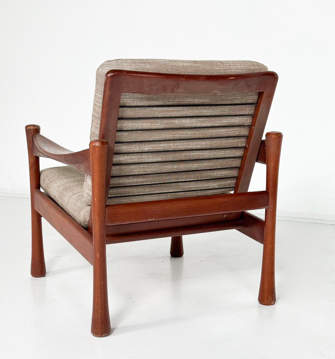 Mid-Century Modern Pair of Armchairs 