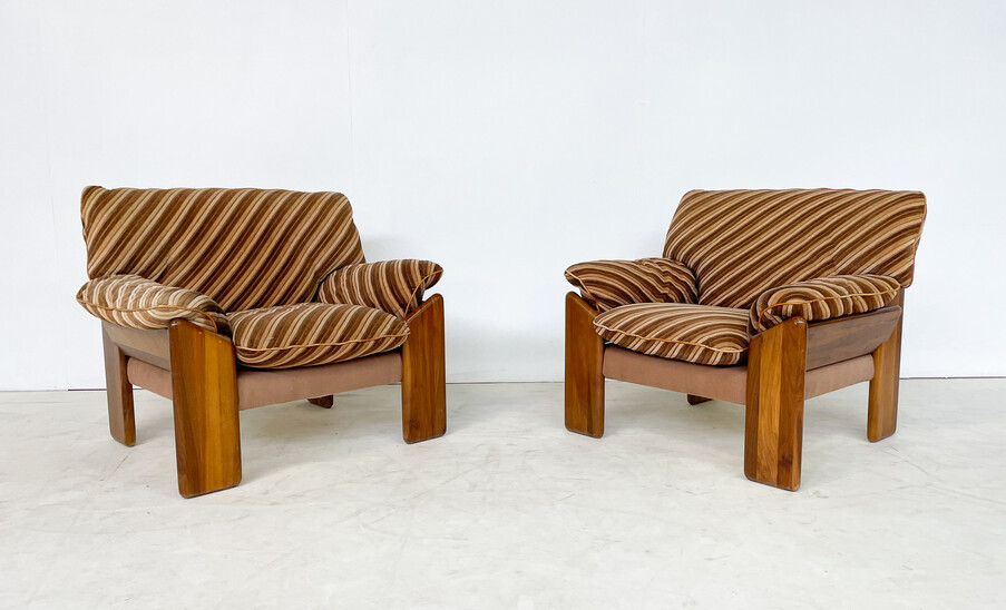 Mid-Century Modern Pair of Armchairs by Sapporo For Mobil Girgi, 1970s