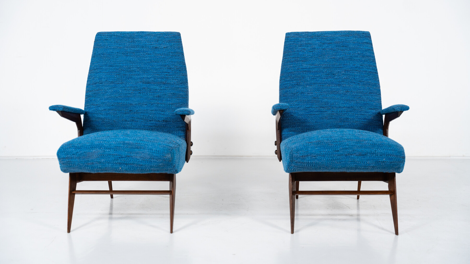 Mid-Century Modern Pair of Armchairs by Vittorio Dassi, Italy, 1960s - New Upholstery