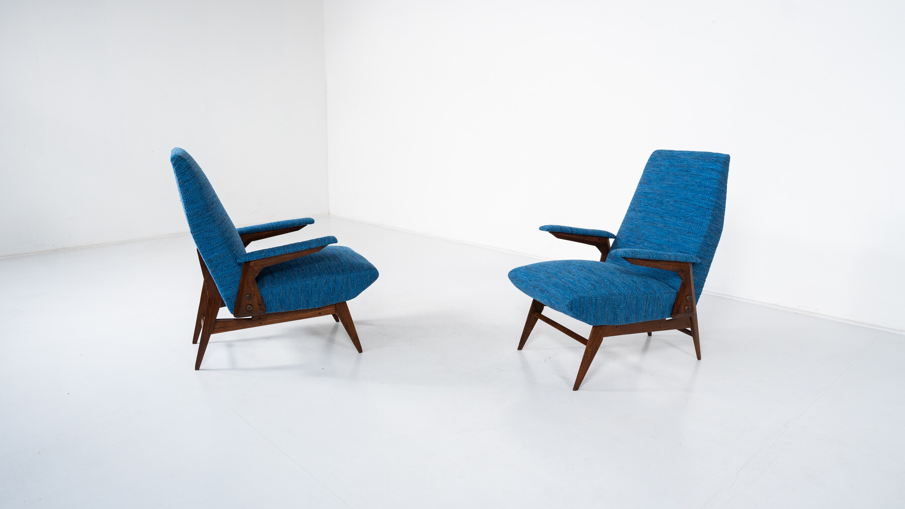 Mid-Century Modern Pair of Armchairs by Vittorio Dassi, Italy, 1960s - New Upholstery