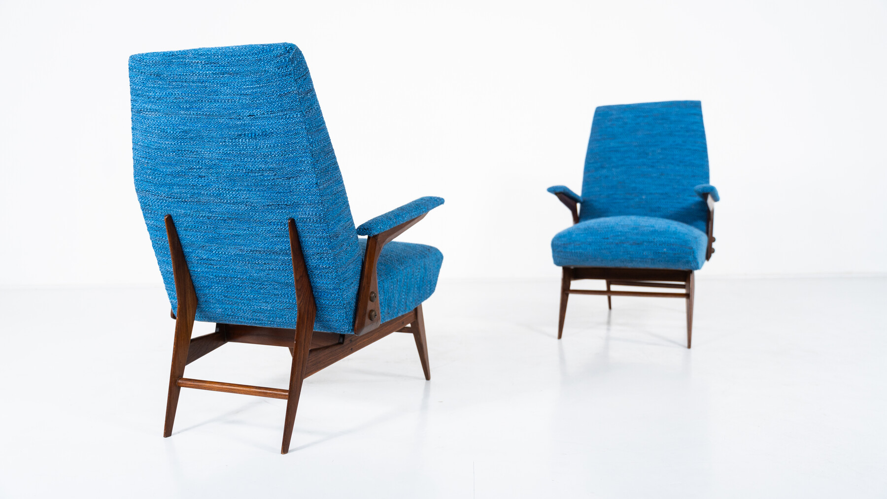 Mid-Century Modern Pair of Armchairs by Vittorio Dassi, Italy, 1960s - New Upholstery