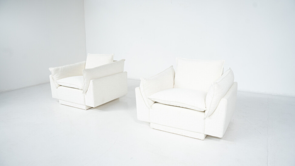 Mid-Century Modern Pair of Armchairs 