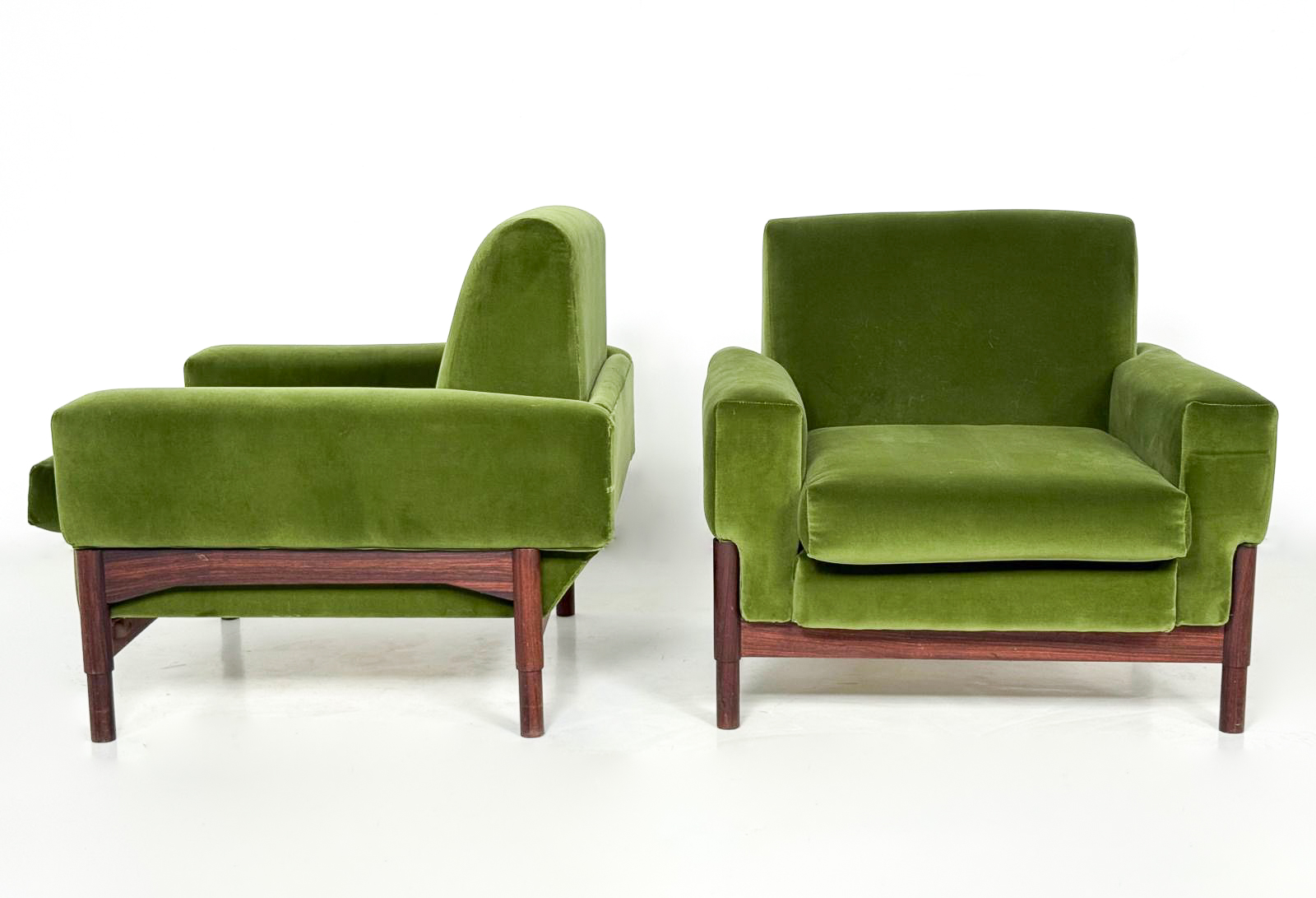 Mid-Century Modern Pair of Armchairs, Wood and Green Velvet, 1960s