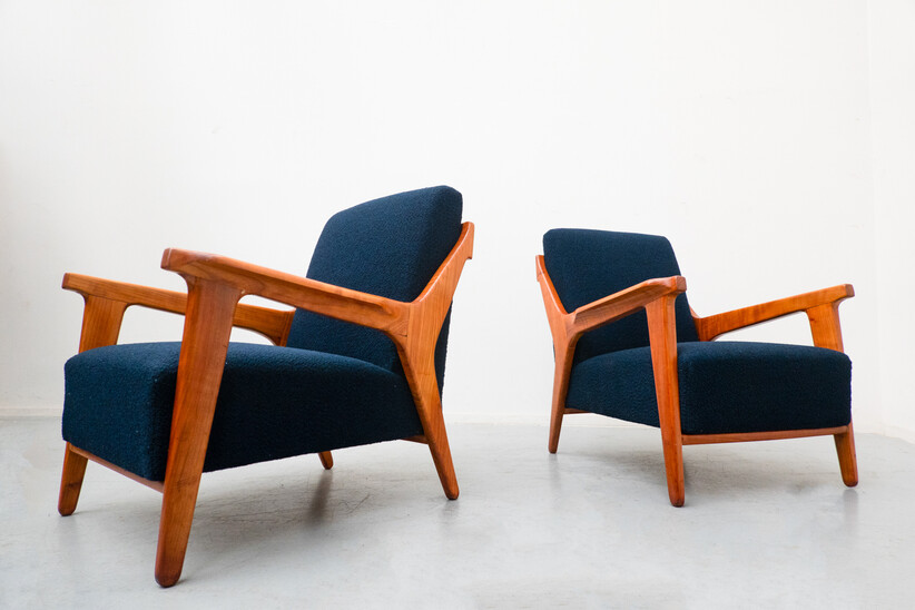 Mid-Century Modern Pair of Blue Armchairs attributed to Melchiorre Bega, Cherry Wood, Italy, 1950s