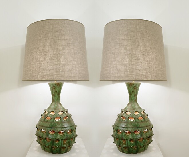 Mid-Century Modern Pair of Ceramic Table Lamps with Illuminated Artichoke Base, 1960s