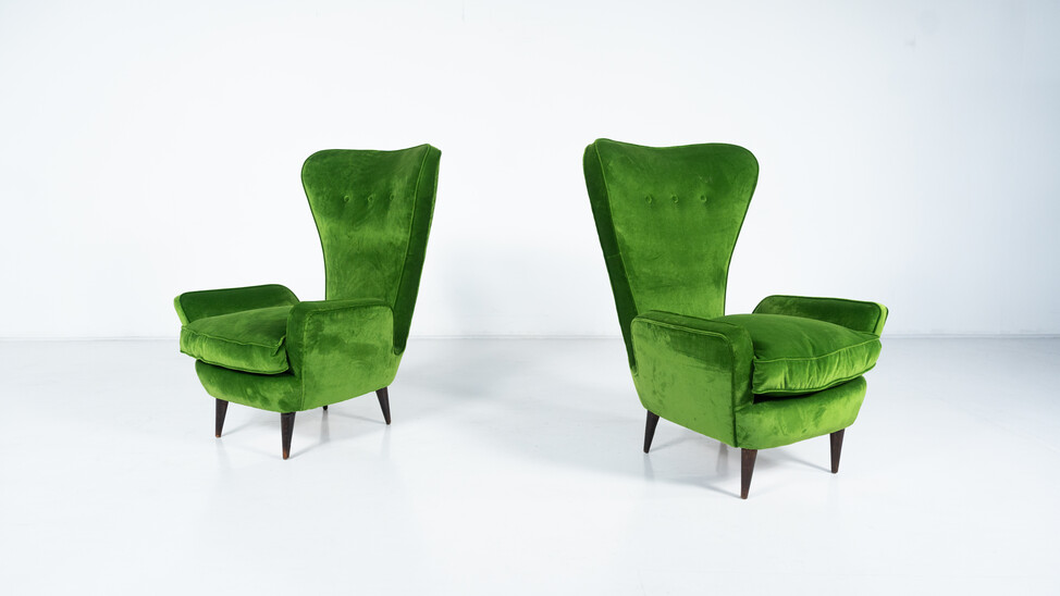 Mid-Century Modern Pair of Italian Armchairs by Emilia Sala and Giorgio Madini, Green Velvet - New Upholstery