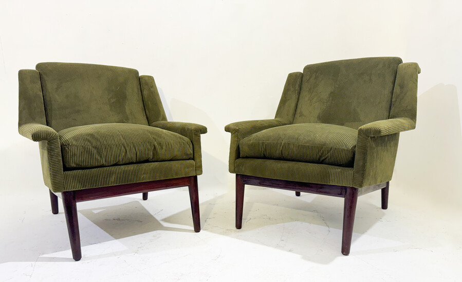 Mid-Century Modern Pair of Italian Armchairs, Green Velvet, 1960s