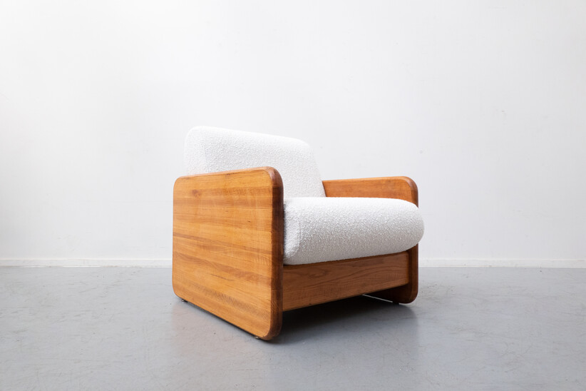 Mid-Century Modern Pair of Italian Armchairs, White boucle and Oak, 1960s