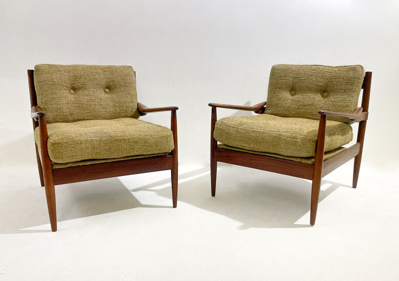 Mid-Century Modern Pair of Scandinavian Armchairs, 1960s