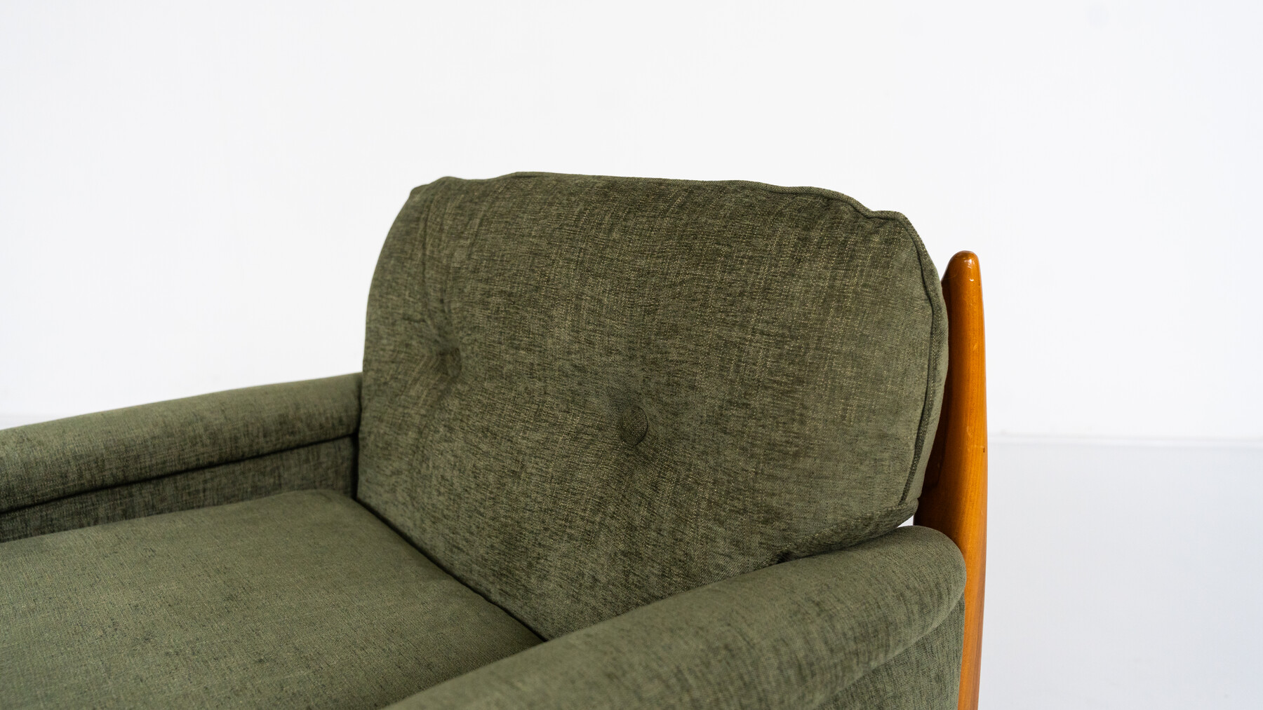 Mid-Century Modern Pair of Scandinavian Armchairs, 1960s - New Upholstery