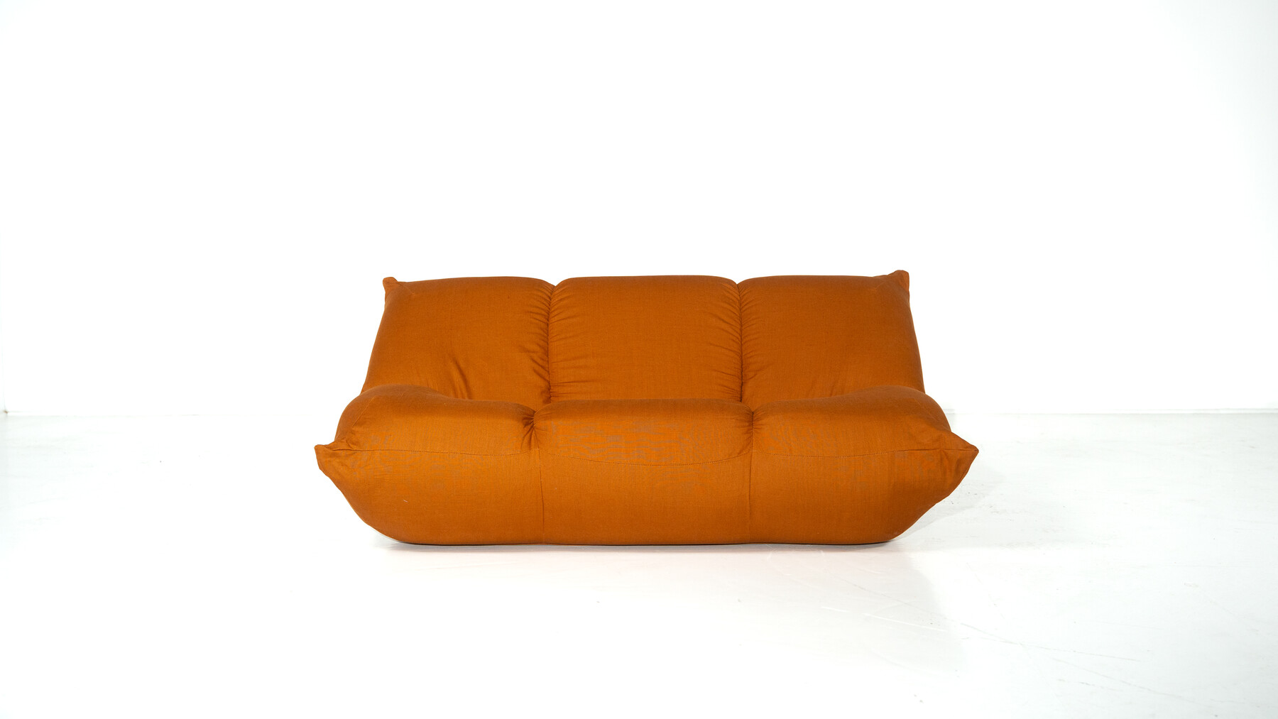 Mid-Century Modern Papillon Sofa by Giovannetti, Italy, 1970s