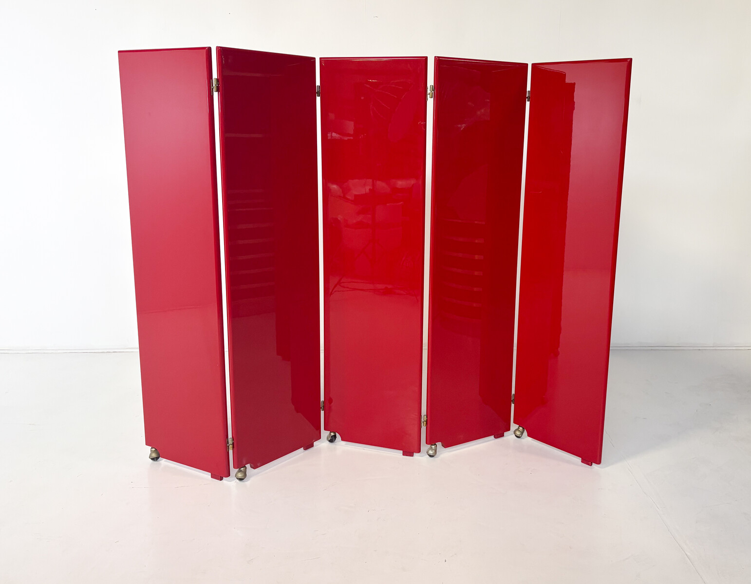 Mid-Century Modern Red Lacquered Room Divider, Italy, 1960s