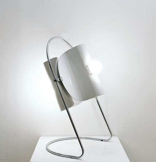 Mid Century Modern Rotating Table Lamp - Italy 1970s