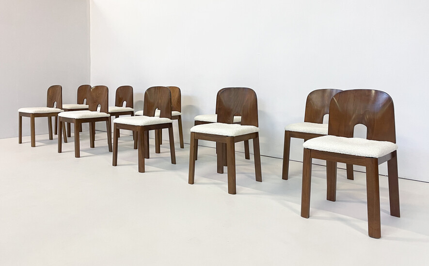 Mid-Century Modern Set of 10 Chairs, Wood and White boucle, Italy, 1960s
