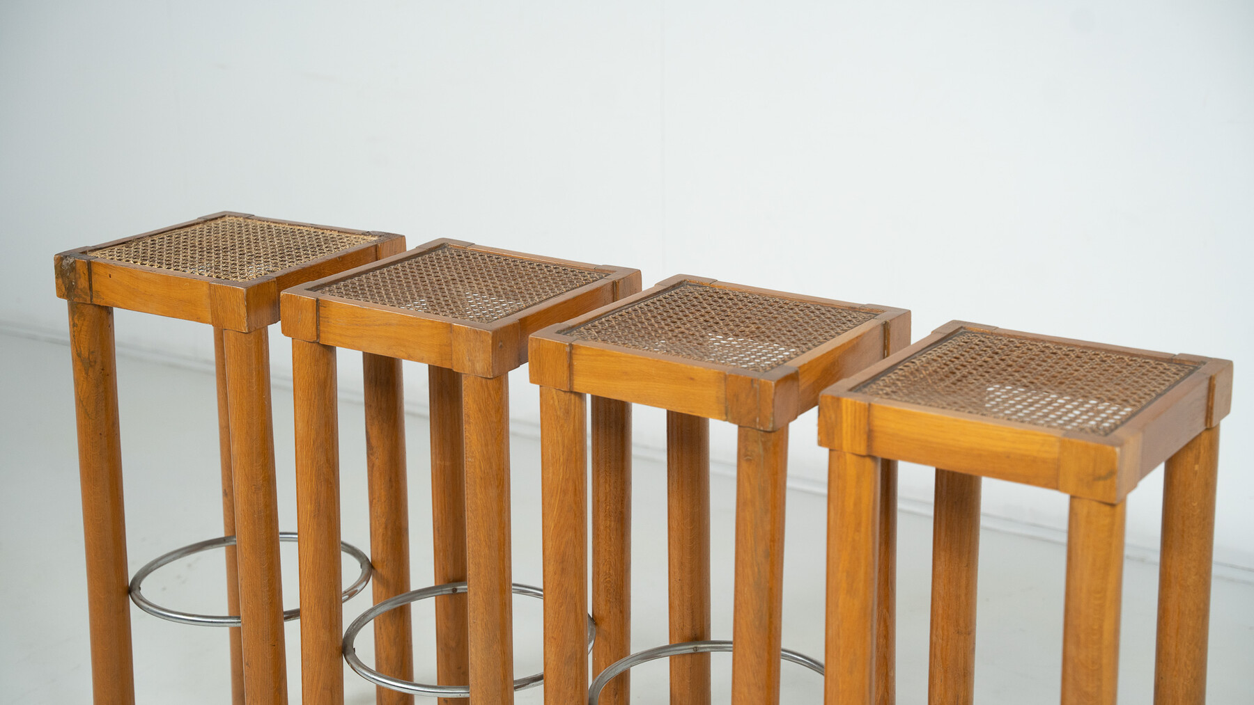 Mid-Century Modern Set of 4 barstools