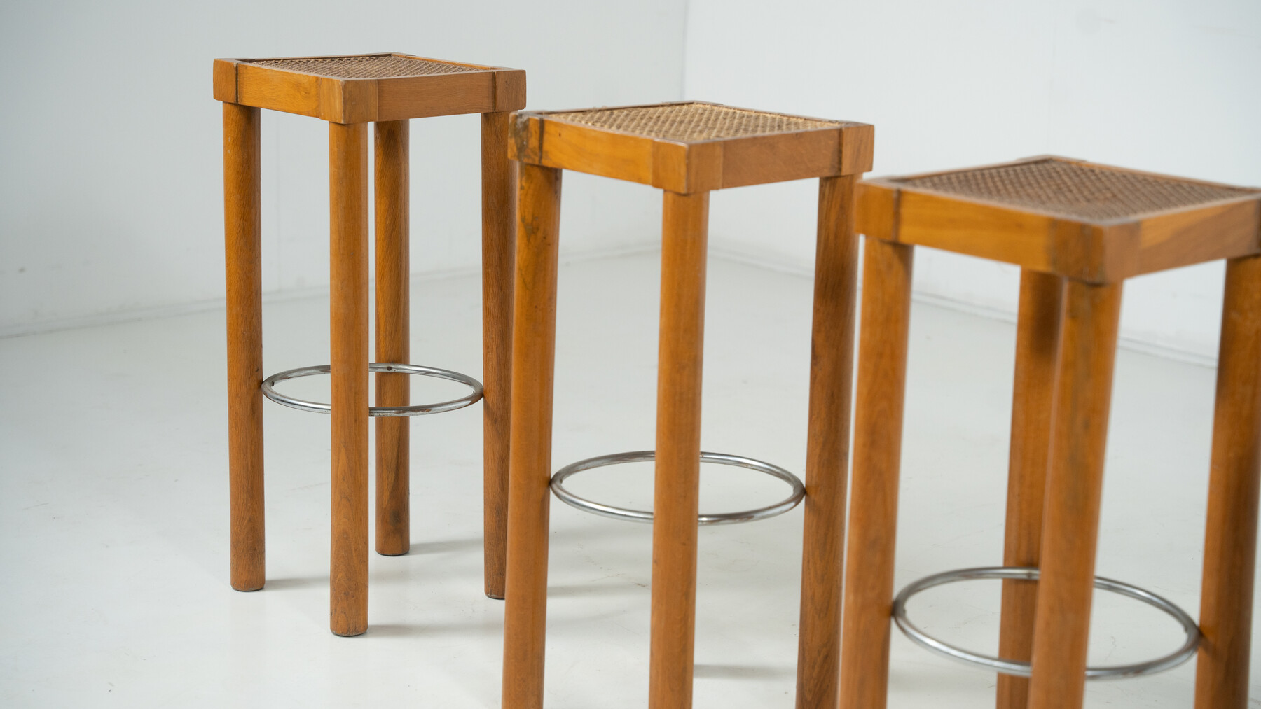 Mid-Century Modern Set of 4 barstools