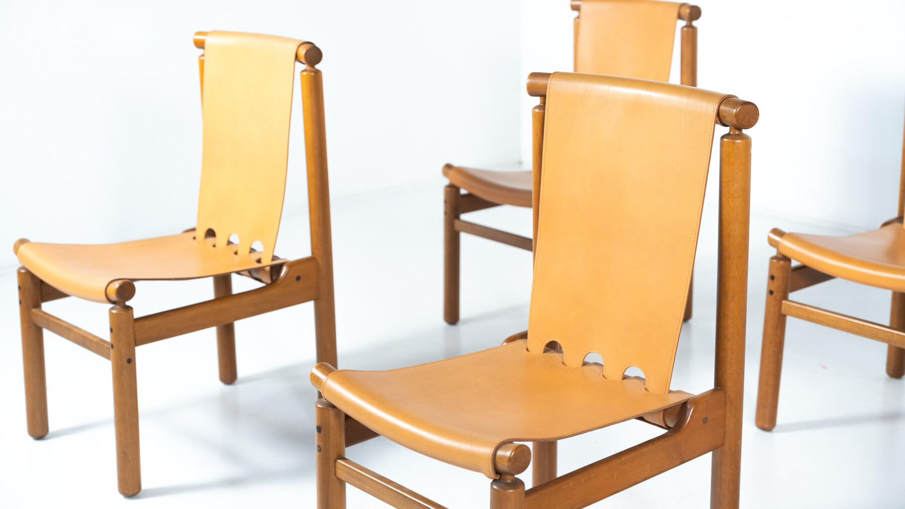 Mid-Century Modern Set of 6 Leather Dining Chairs by Ilmari Tapiovaara for La Permanente Mobili Cantù, 1950s