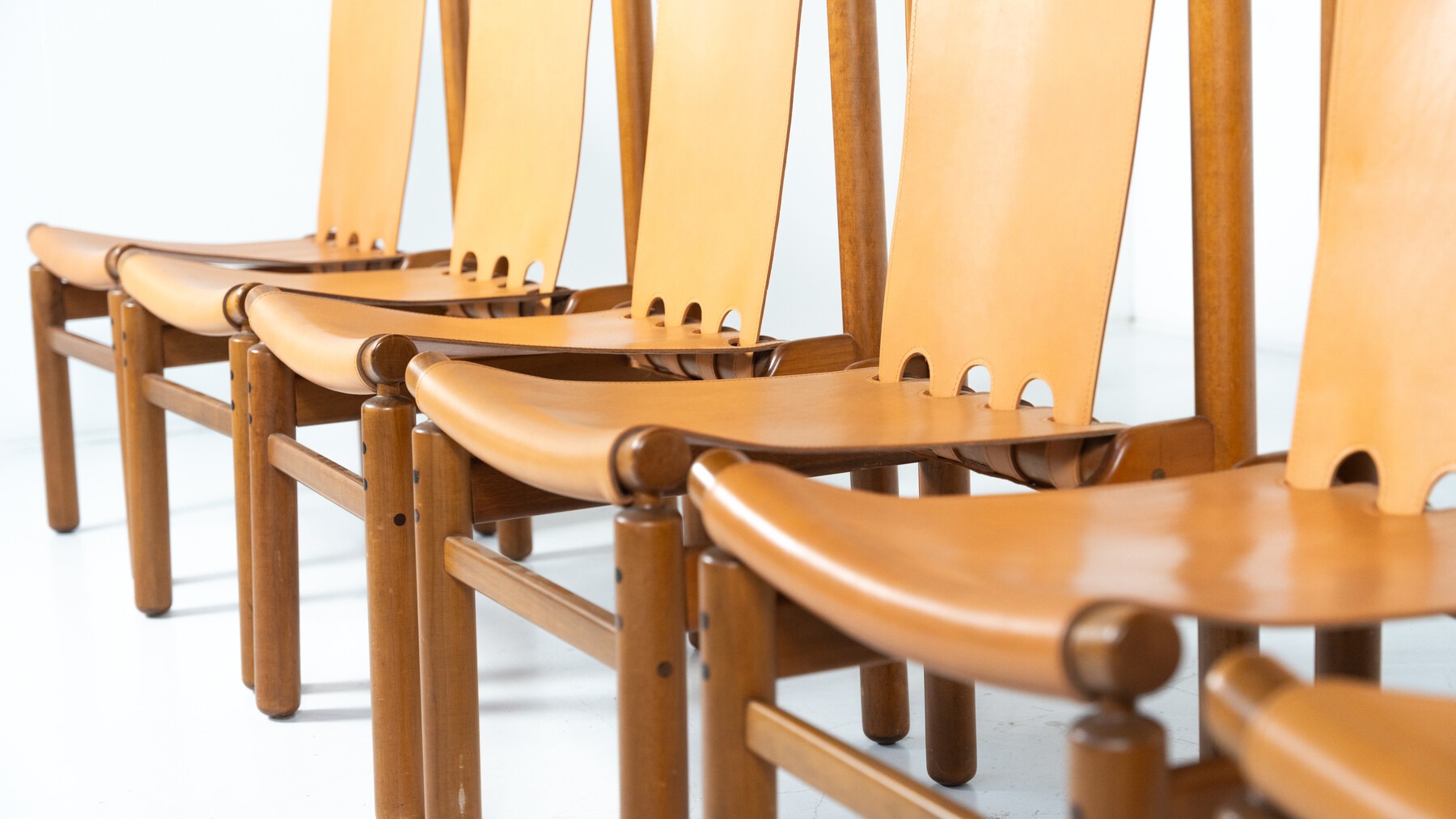 Mid-Century Modern Set of 6 Leather Dining Chairs by Ilmari Tapiovaara for La Permanente Mobili Cantù, 1950s