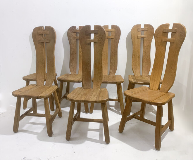 Mid-Century Modern Set of 7 brutalist chairs in solid oak, by De Puydt. Belgium - 1970s