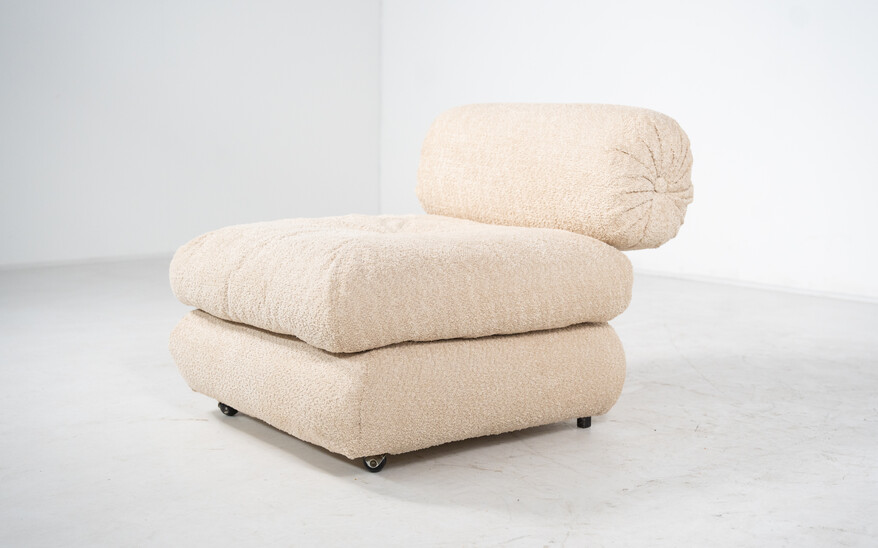 Mid-Century Modern Small Armchair, Italy, 1970s - New Upholstery