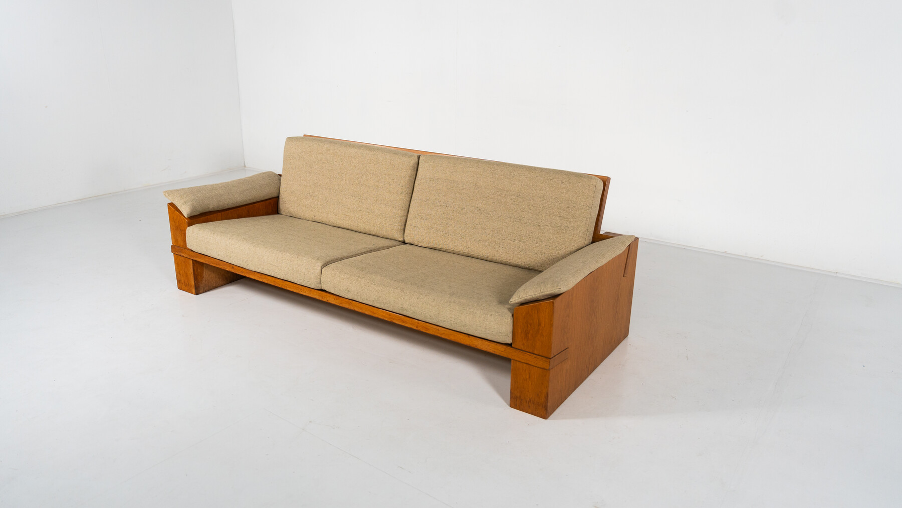 Mid-Century Modern Sofa by Guiseppe Rivadossi, Wood and Fabric Italy, 1970s - New Upholstery