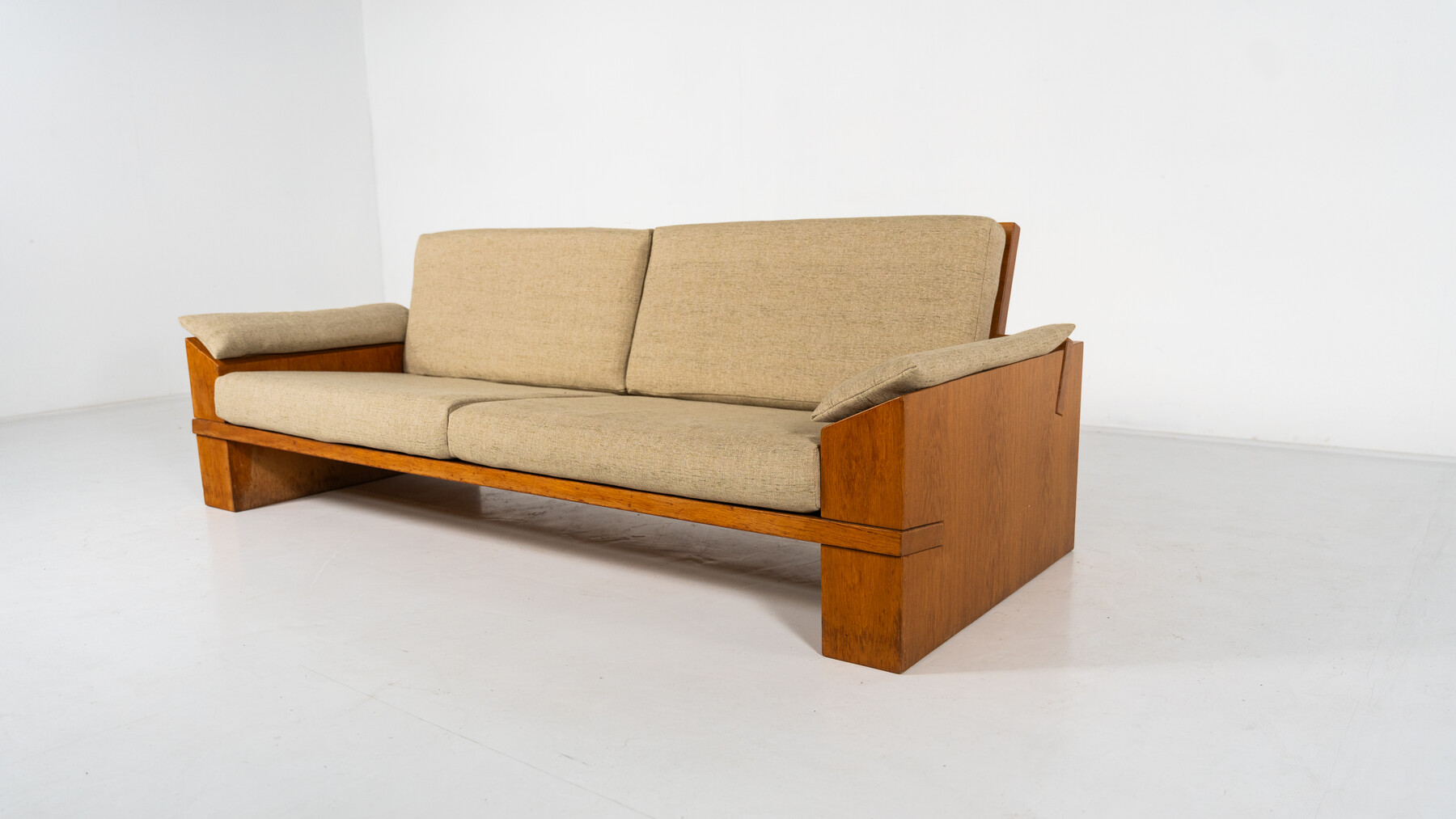 Mid-Century Modern Sofa by Guiseppe Rivadossi, Wood and Fabric Italy, 1970s - New Upholstery