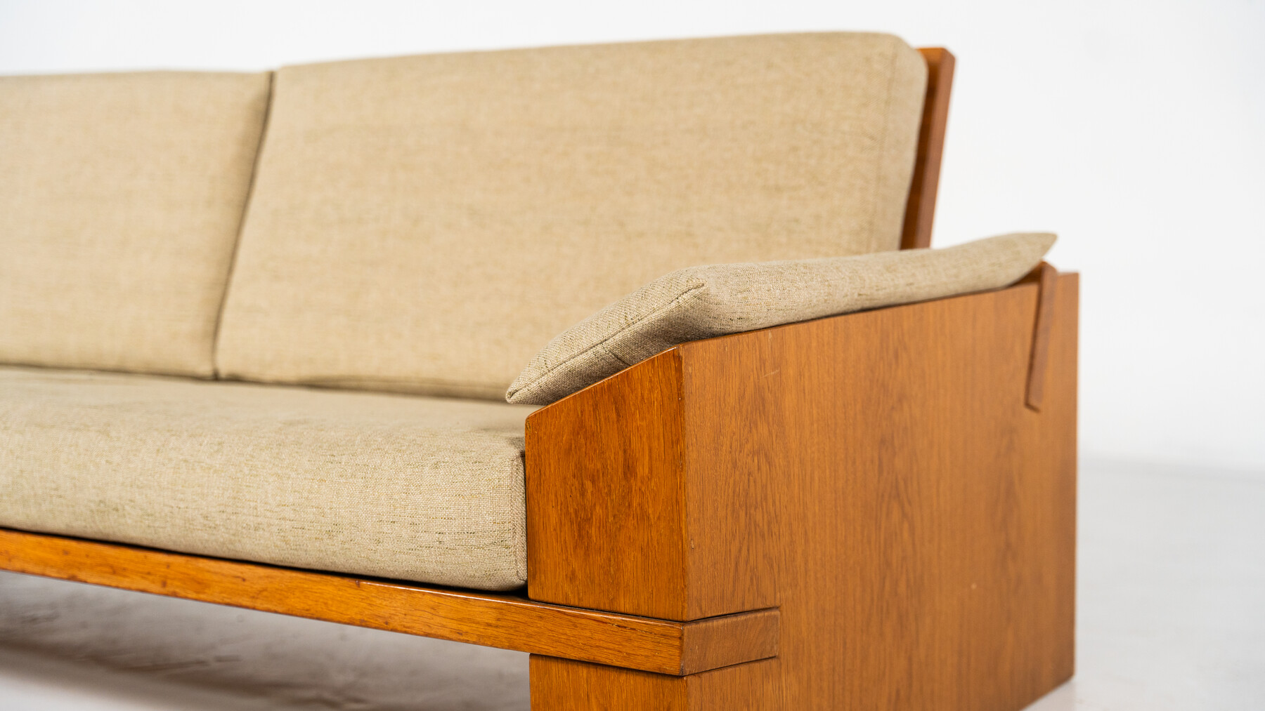 Mid-Century Modern Sofa by Guiseppe Rivadossi, Wood and Fabric Italy, 1970s - New Upholstery