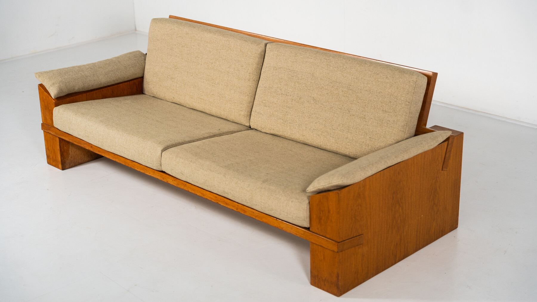 Mid-Century Modern Sofa by Guiseppe Rivadossi, Wood and Fabric Italy, 1970s - New Upholstery