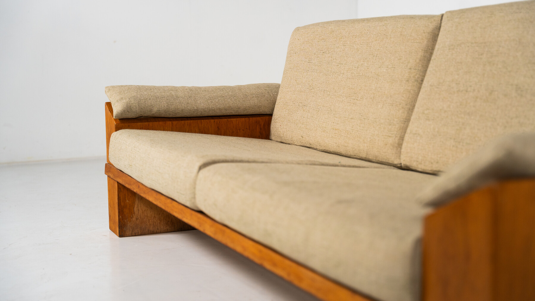 Mid-Century Modern Sofa by Guiseppe Rivadossi, Wood and Fabric Italy, 1970s - New Upholstery
