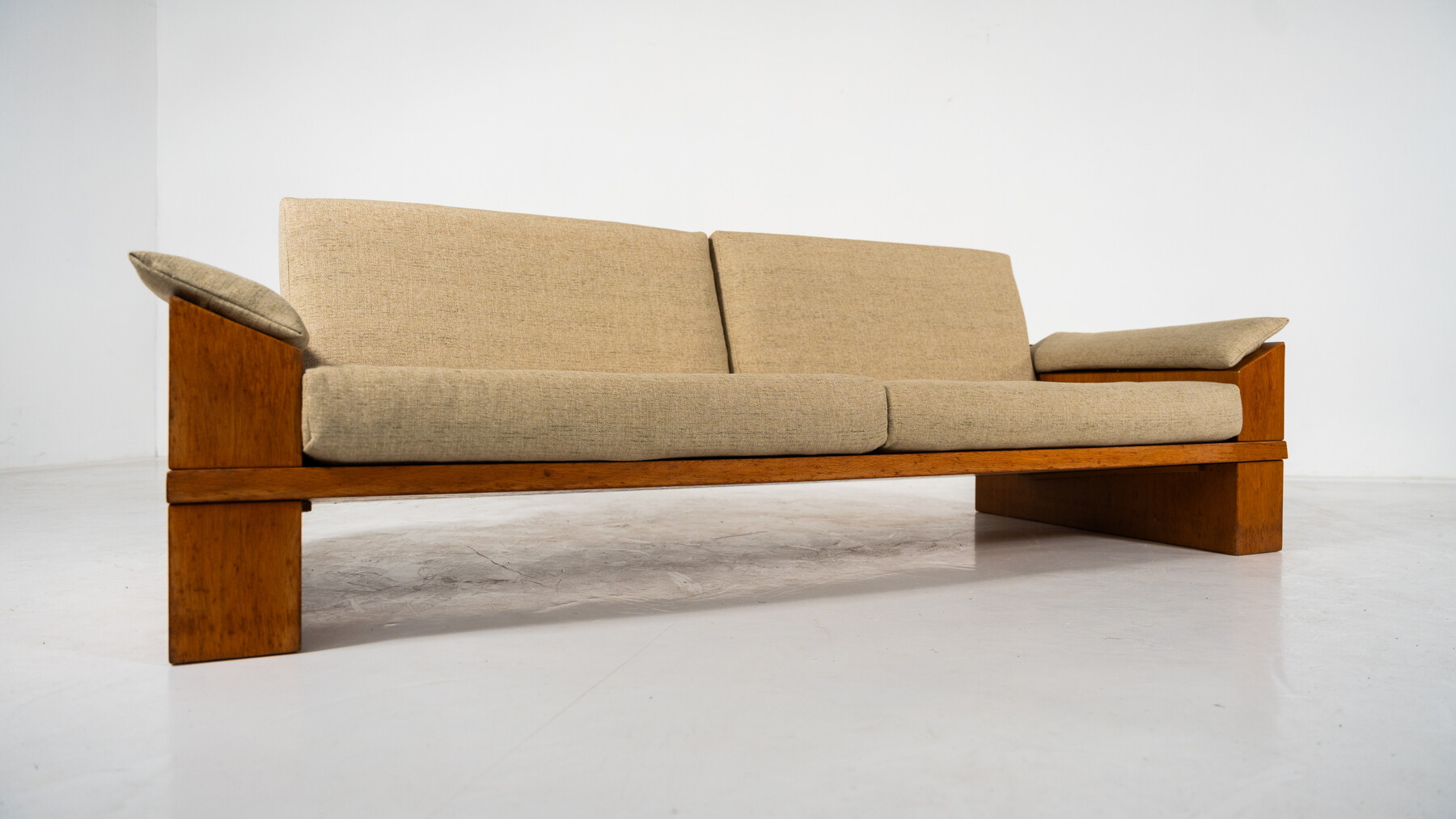 Mid-Century Modern Sofa by Guiseppe Rivadossi, Wood and Fabric Italy, 1970s - New Upholstery