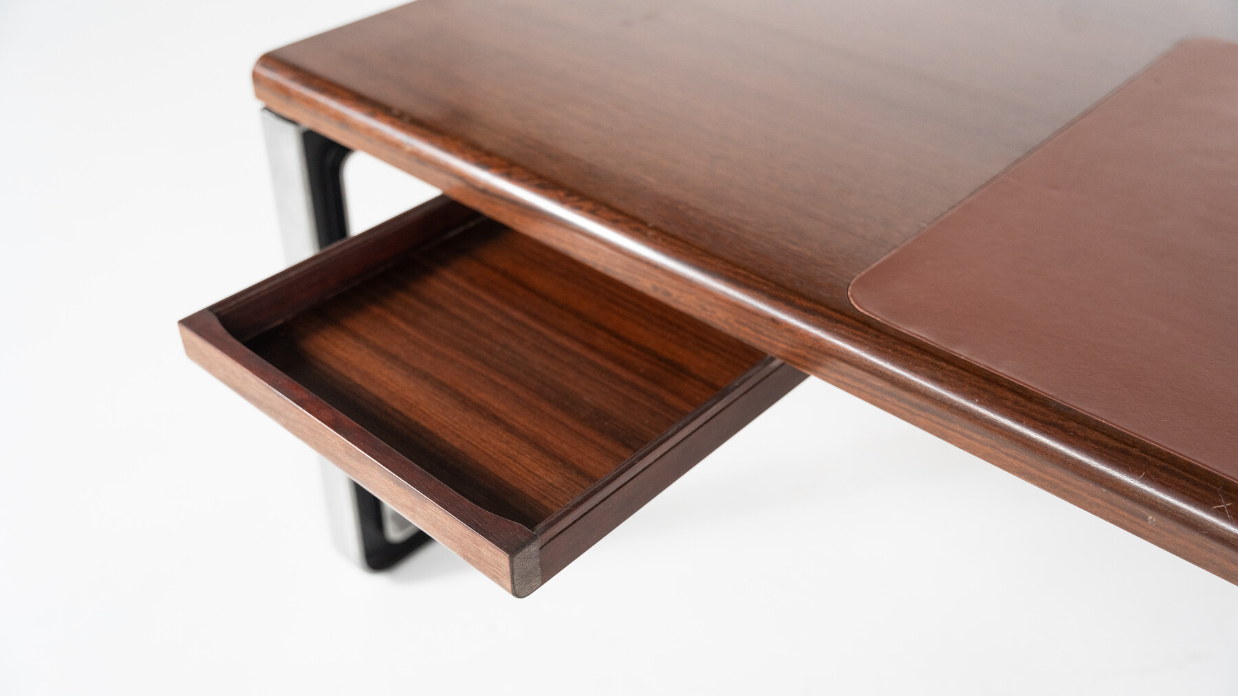 Mid-Century Modern T333 Desk by Oslvado Borsani and Eugenio Gerli for Tecno, Italy, 1975