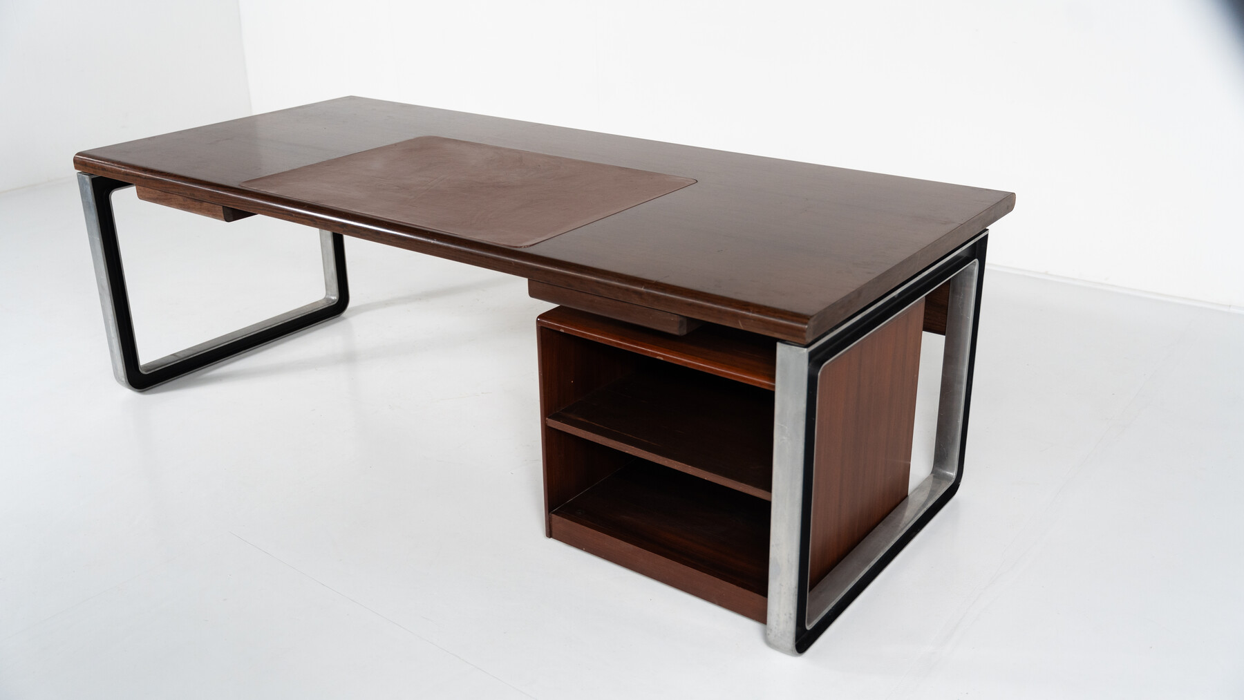 Mid-Century Modern T333 Desk by Oslvado Borsani and Eugenio Gerli for Tecno, Italy, 1975