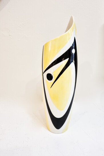 Mid-Century Modern Yellow and Black Bird Vase, Janos Toro, Zsolnay, 1960s