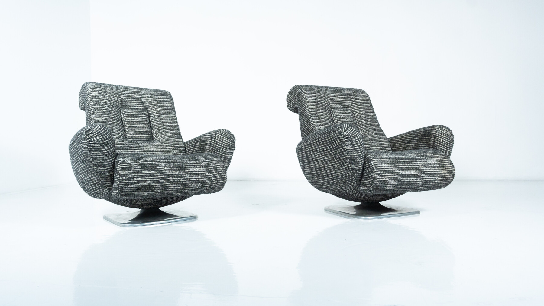 Mid-Century Pair of Armchairs, 1960s