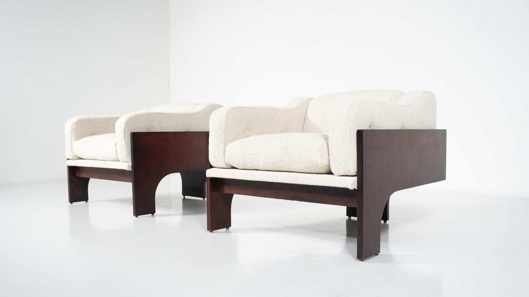 Mid-Century Pair of Oriolo Armchairs by Claudio Salocchi for Sormani Wood and White Fabric - Italy 1960s