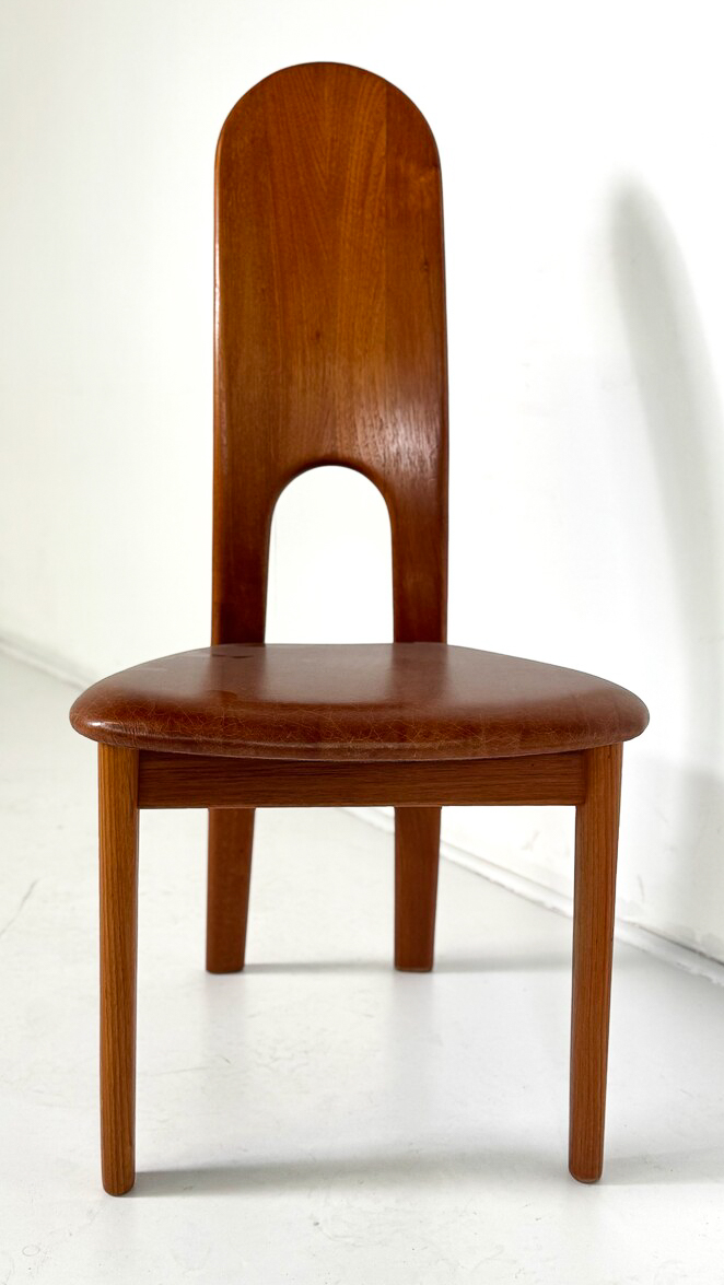 Mid-Century Set of 10 Scandinavian chairs