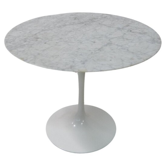 Mid-Century Small Round Dining Table by Eero Saarinen for Knoll International, 1960s