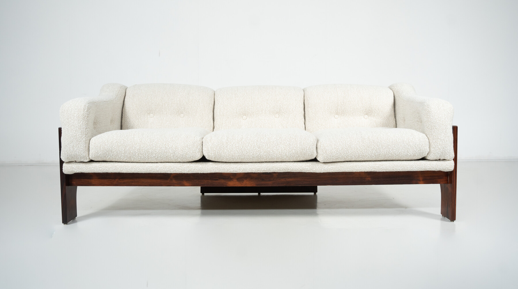 Mid-Century Sofa Oriolo by Claudio Salocchi for Sormani Wood and White Fabric - Italy 1960s