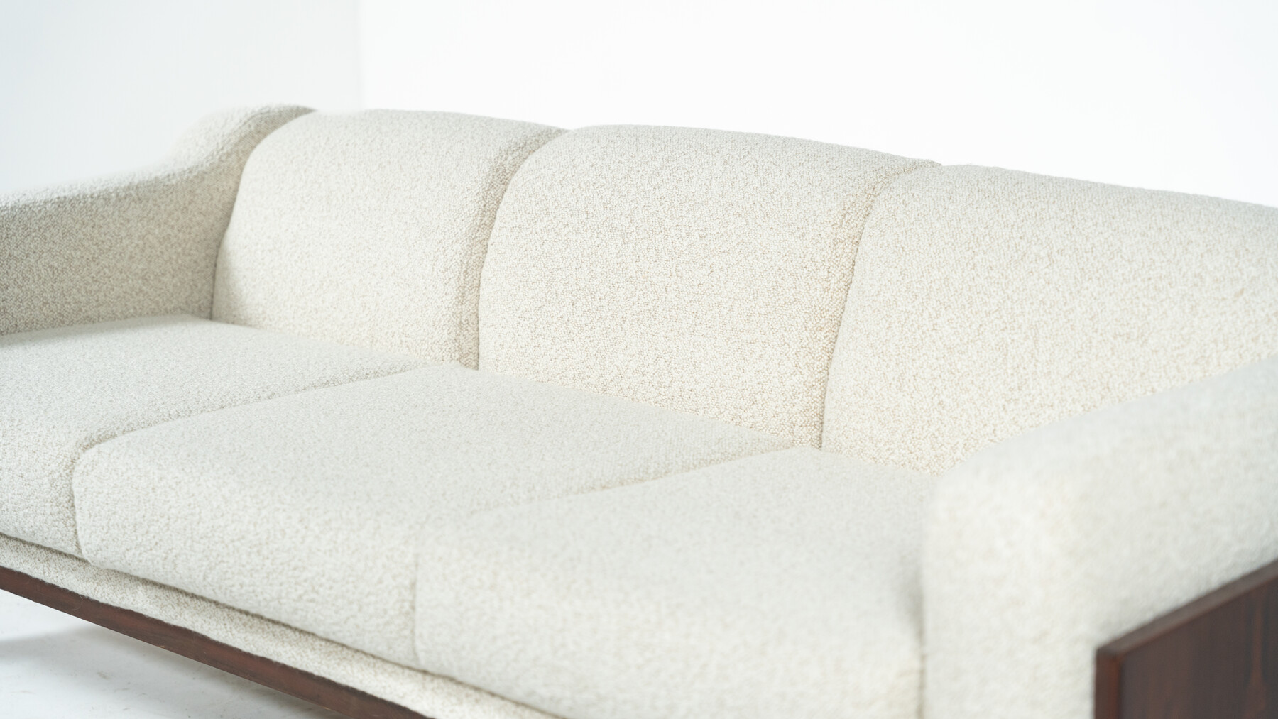 Mid-Century Sofa Oriolo by Claudio Salocchi for Sormani Wood and White Fabric - Italy 1960s - New Upholstery
