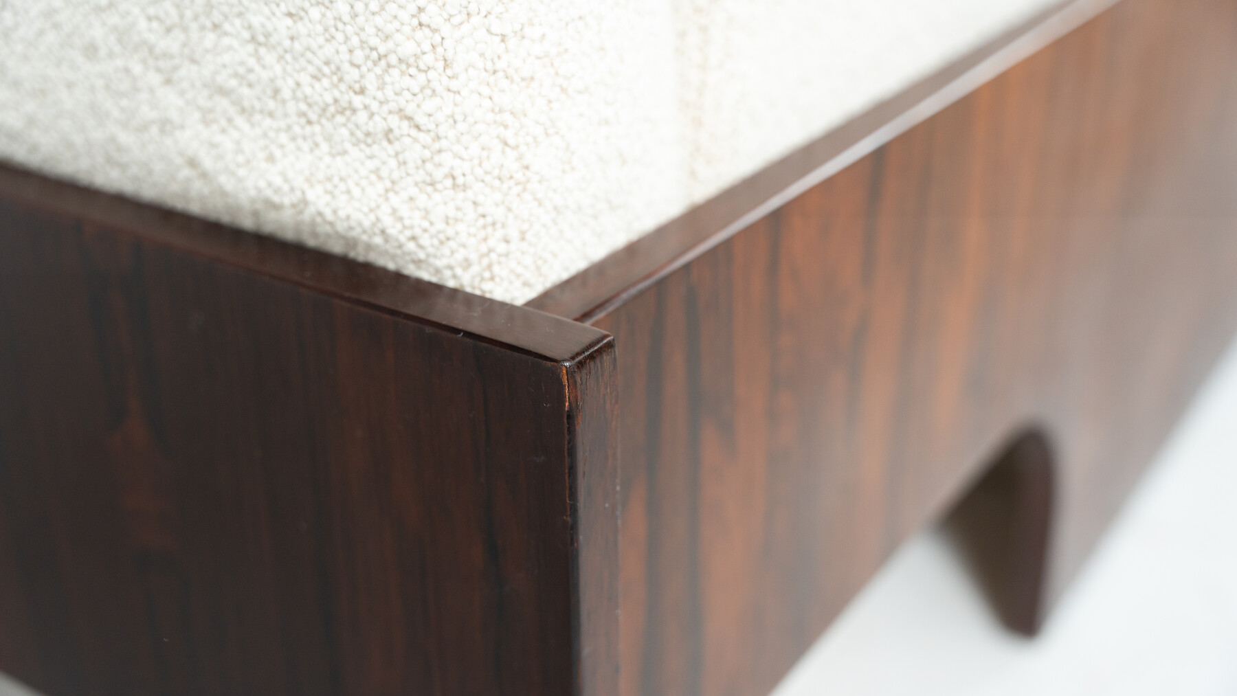 Mid-Century Sofa Oriolo by Claudio Salocchi for Sormani Wood and White Fabric - Italy 1960s - New Upholstery