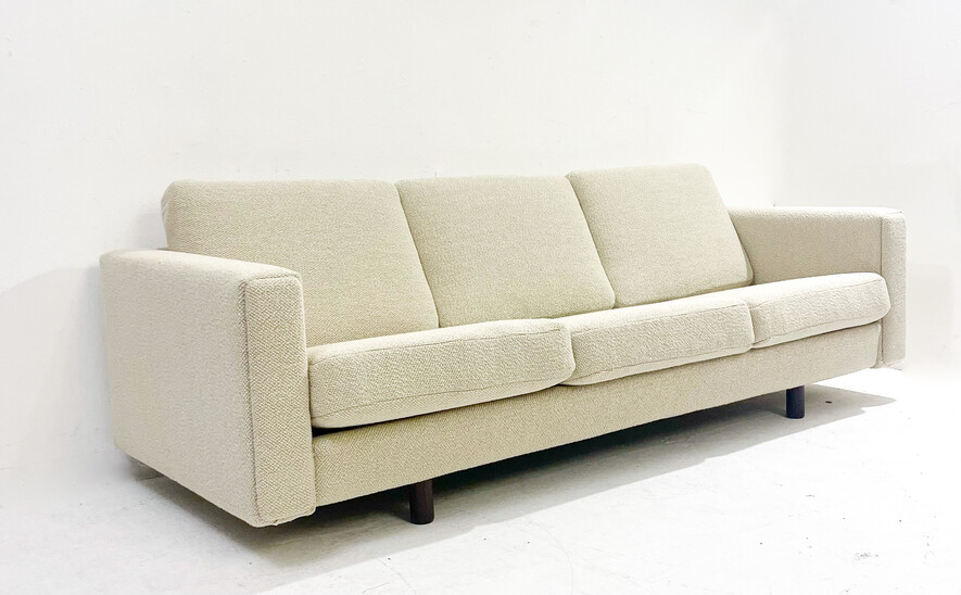 Mid-century white three seater sofa by Hans Wegner - Denmark 1960s