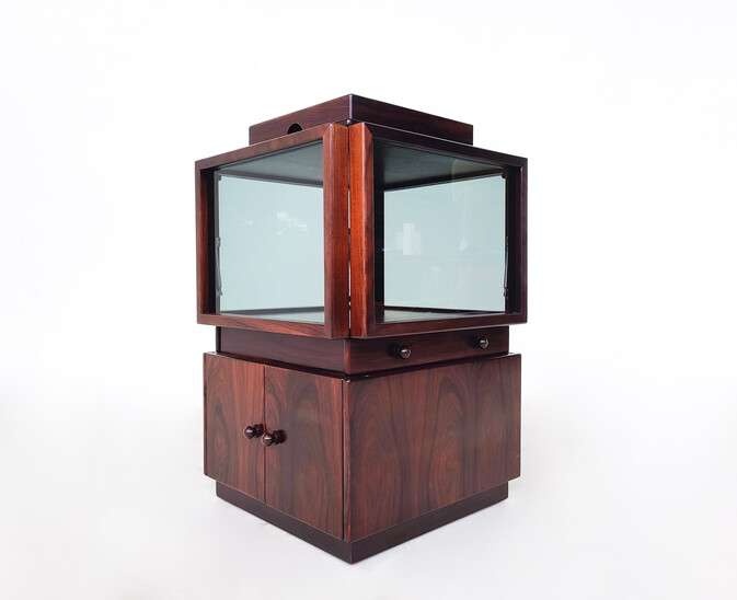Mid-Century Wooden Bar Cabinet on wheels by  Gianfranco Frattini for Bernini, 1970s