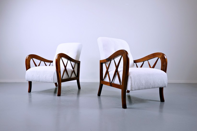 Pair of Armchairs in the style of Paolo Buffa