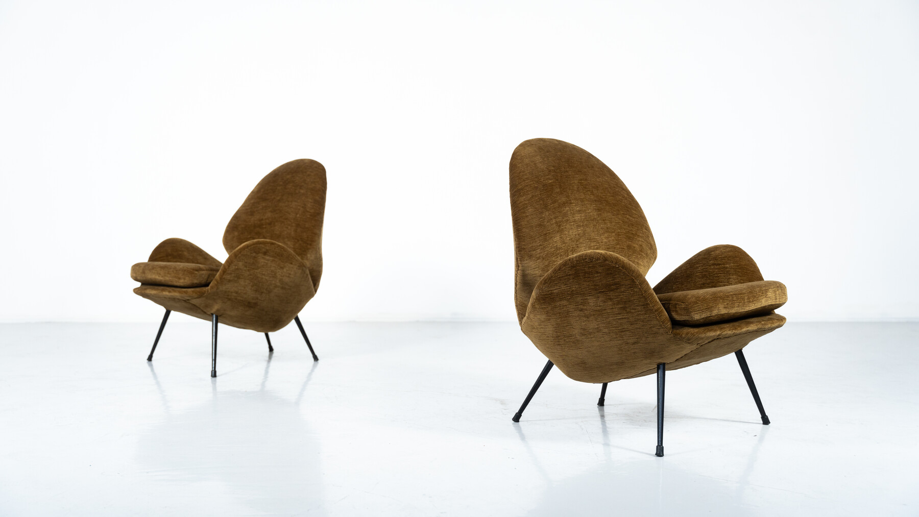 Pair of Armchairs, Italy, 1950s - New Velvet Upholstey